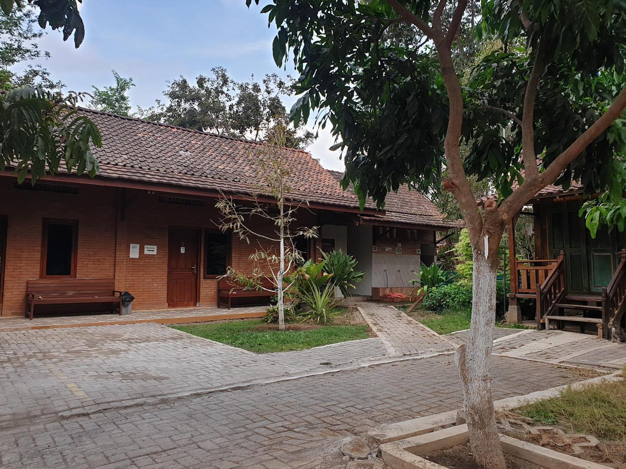 Anugrah Borobudur Magelang Exterior foto