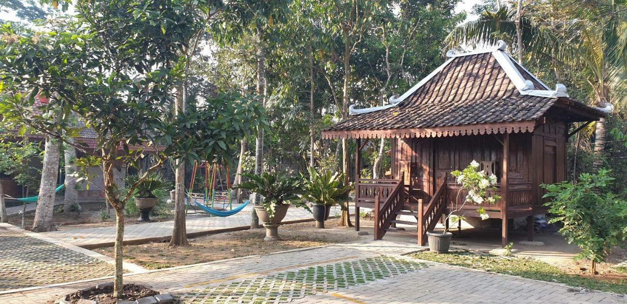 Anugrah Borobudur Magelang Exterior foto